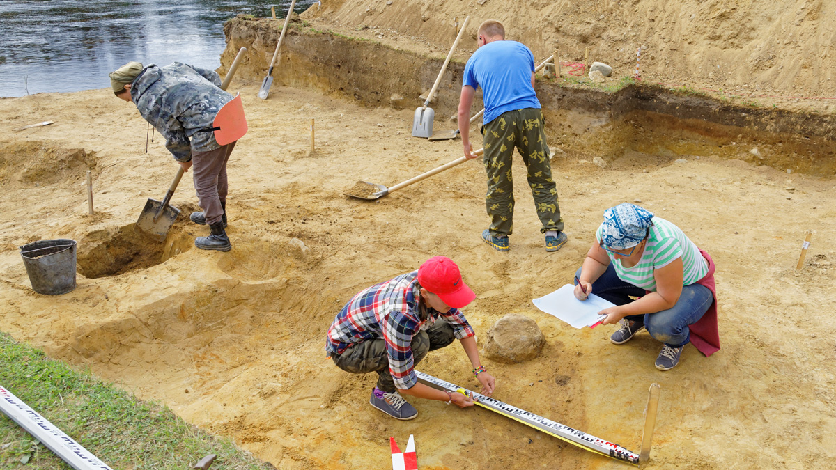 Archaeologists uncover ancient trove of friends made along the way