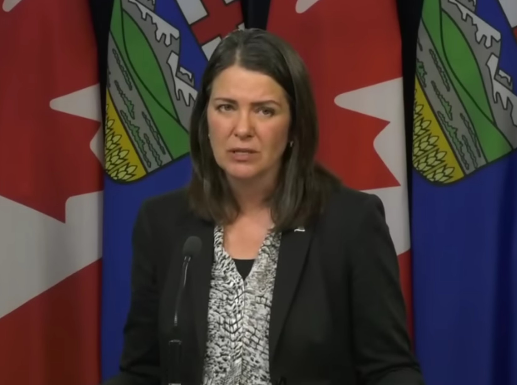 Danielle Smith mandates that Alberta students must have at least 2 infectious diseases at all times